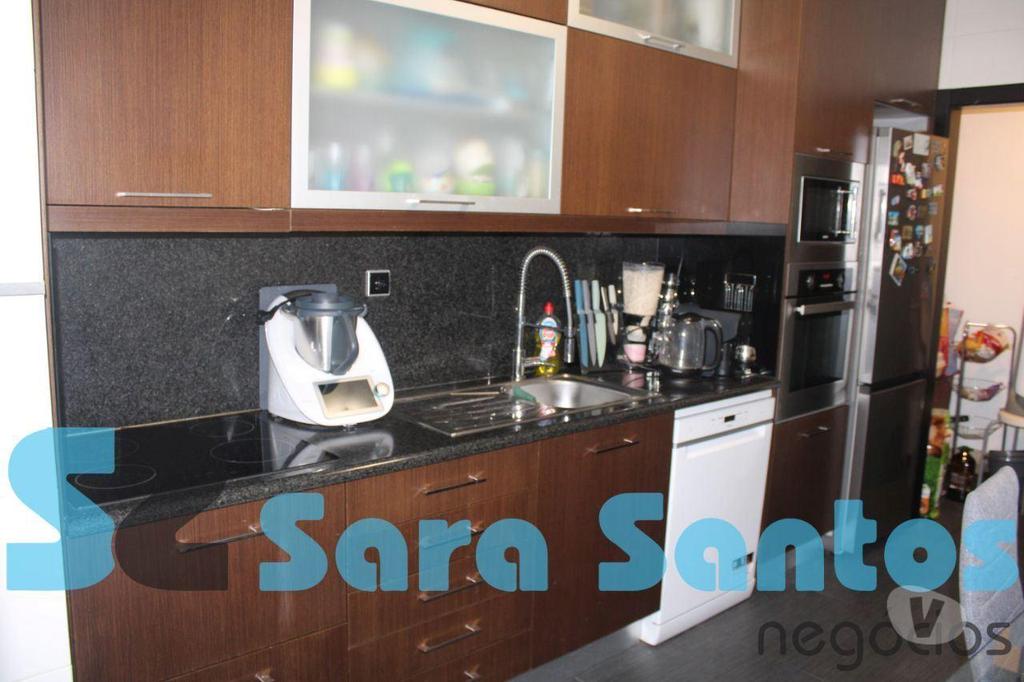 Apartamentos a venda Vila Nova de Gaia - Fotos para T2 Renovado C 2 Frentes e Garagem Box-Vila Nova Gaia (SS0722)