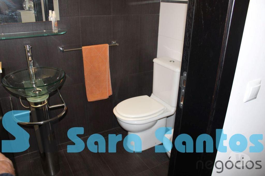 Apartamentos a venda Vila Nova de Gaia - Fotos para T2 Renovado C 2 Frentes e Garagem Box-Vila Nova Gaia (SS0722)