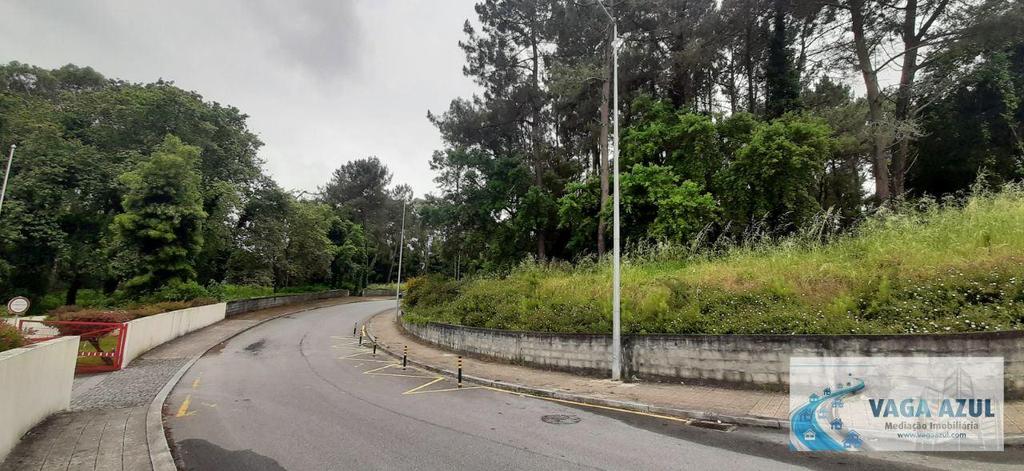 Terrenos Gondomar - Fotos para Terreno com 5.000 m2 aos Bombeiros de em Rio Tinto (240056)
