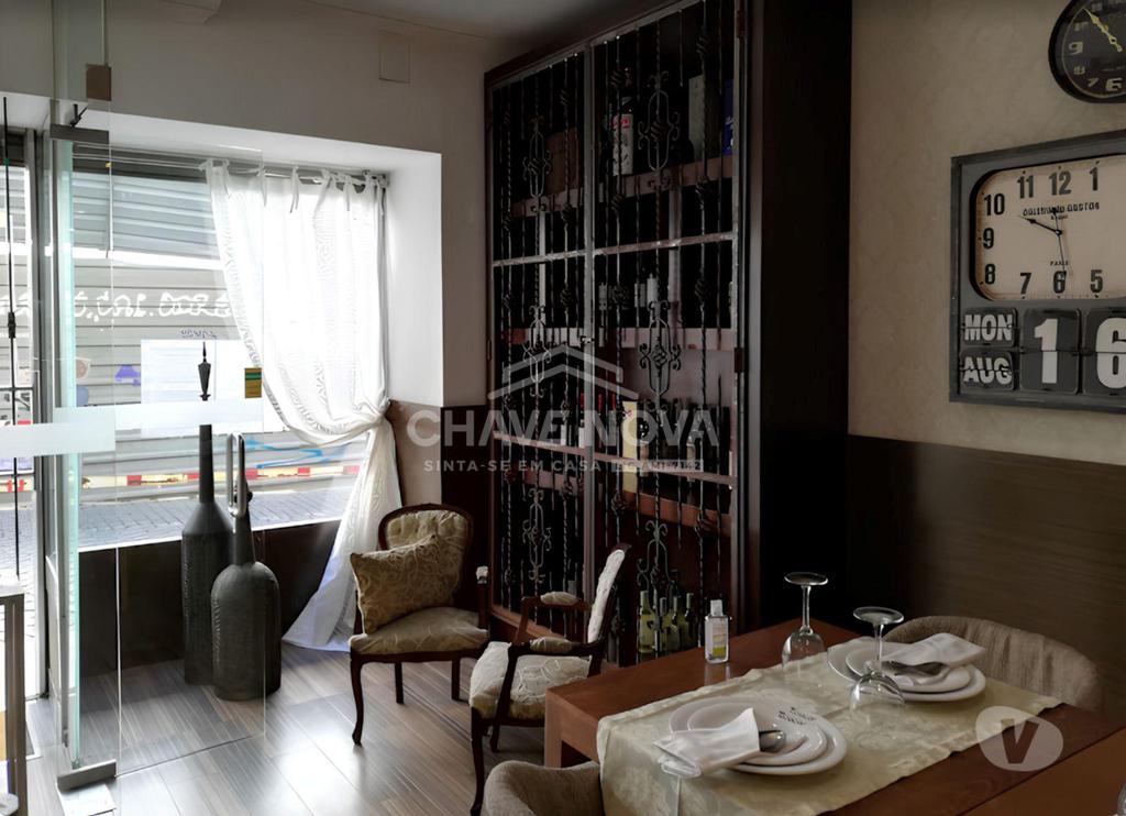 Comprar Loja Porto - Fotos para Trespasse de Restaurante na Trindade - Porto