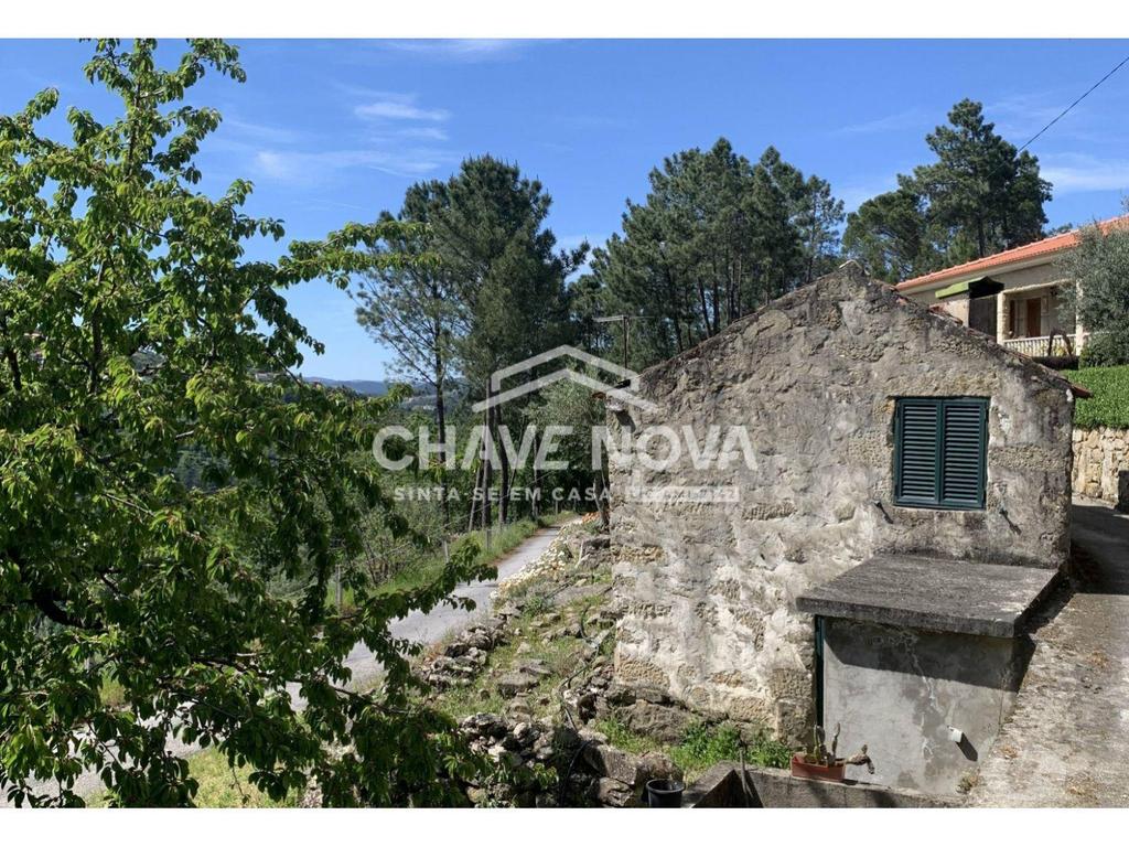 Apartamentos a venda Resende - Fotos para Moradia com Terreno em Freigil Caldas dos Aregos (BRG 00045)