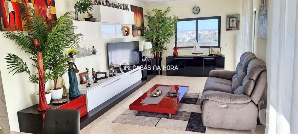 Apartamentos a venda Portimão - Fotos para T3 com garagem box, amplo terraço e vista mar em zona central de