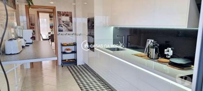 Apartamentos para vender - Fotos para T3 com garagem box, amplo terraço e vista mar em zona central de