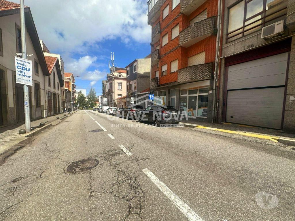 Comprar Loja Vila Nova de Gaia - Fotos para Loja Comercial Armazém em Mafamude (Soares dos Reis)