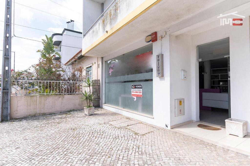 Comprar Loja Marinha Grande - Fotos para Espaço Comercial com 124 m2 na Marinha Grande