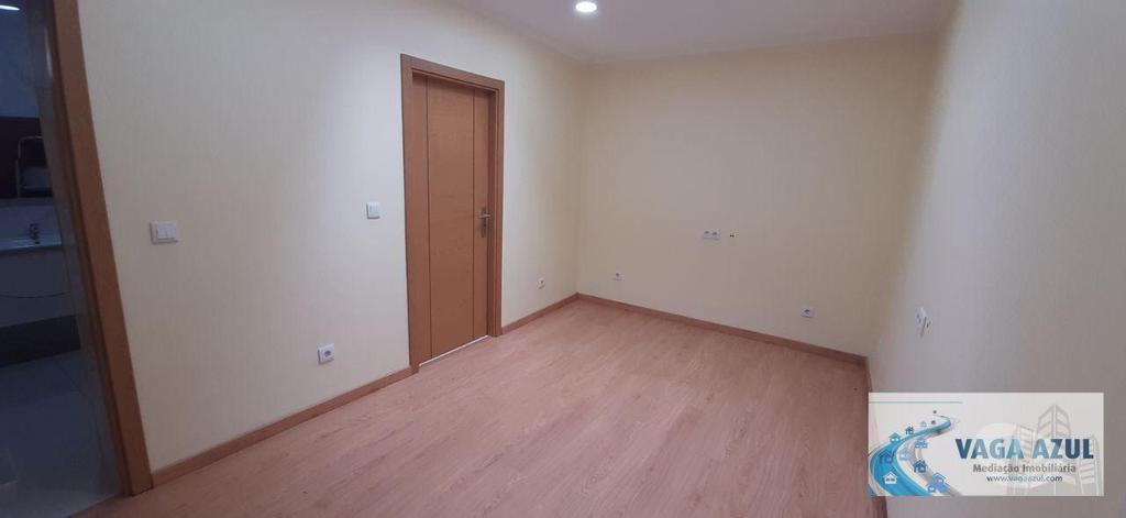 Apartamentos a venda Porto - Fotos para Porto-Moradia Térrea T3 em S. Roque - Porto (240053)