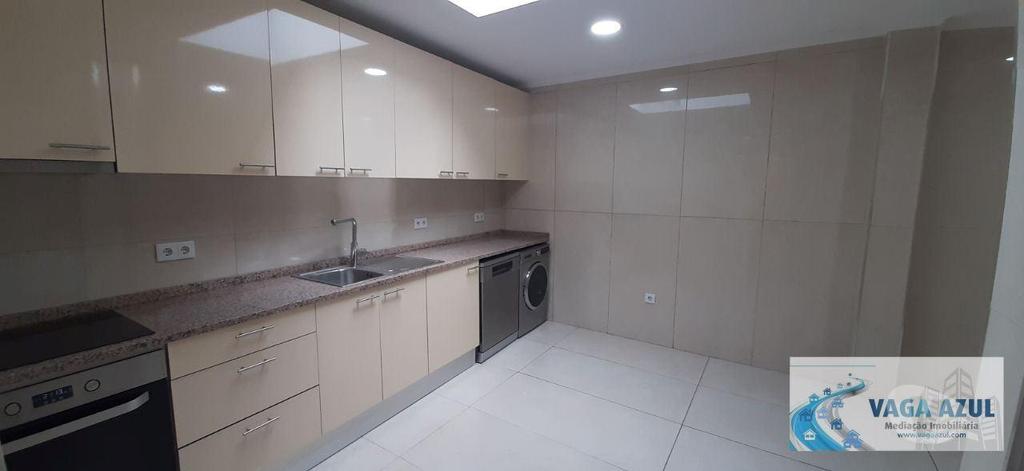 Apartamentos a venda Porto - Fotos para Porto-Moradia Térrea T3 em S. Roque - Porto (240053)