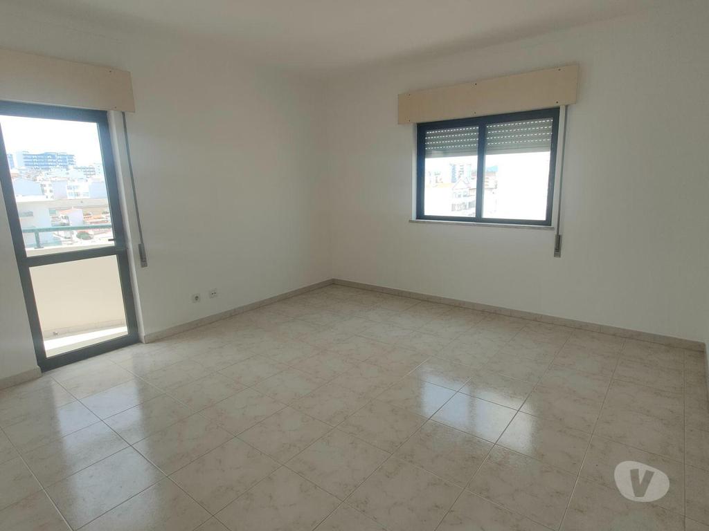 Apartamentos a venda Portimão - Fotos para Apartamento T3 Espaçoso em Portimão Ideal para Famílias
