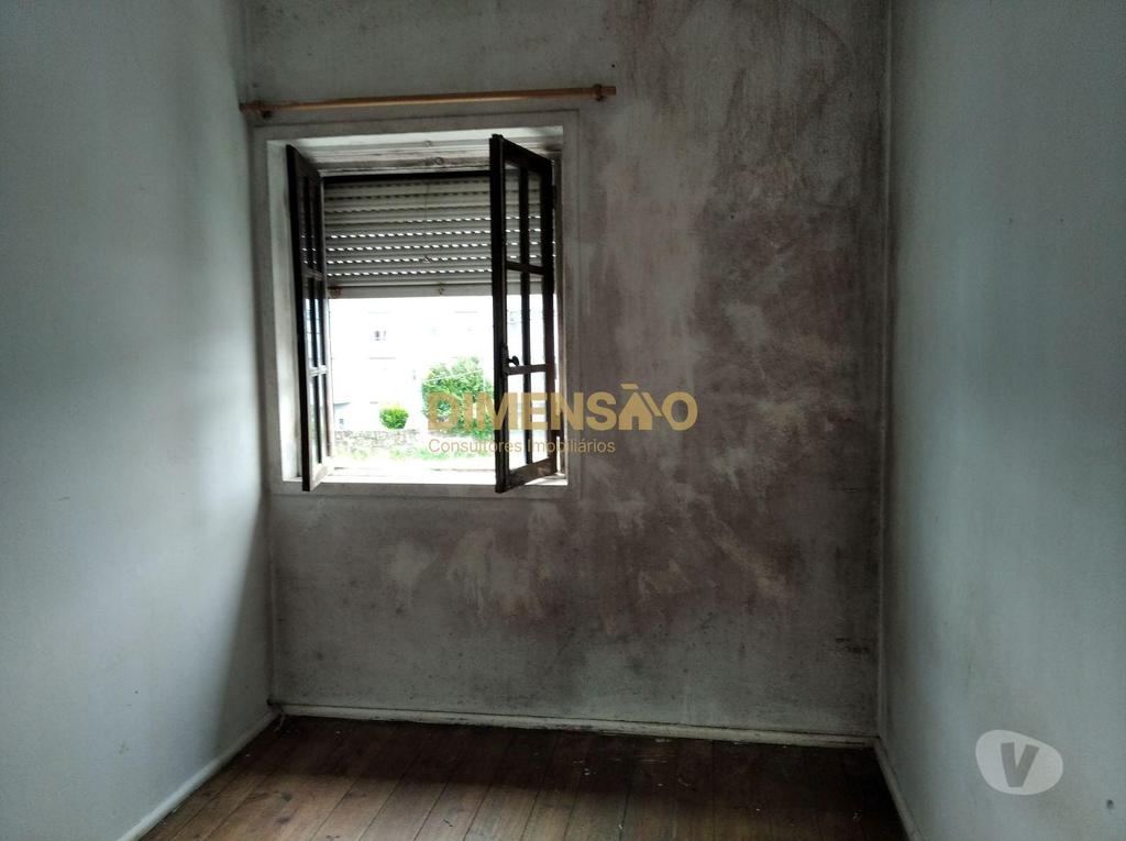 Apartamentos a venda Porto - Fotos para Moradia T3 geminada c 2 frentes para recuperar próximo da Av.