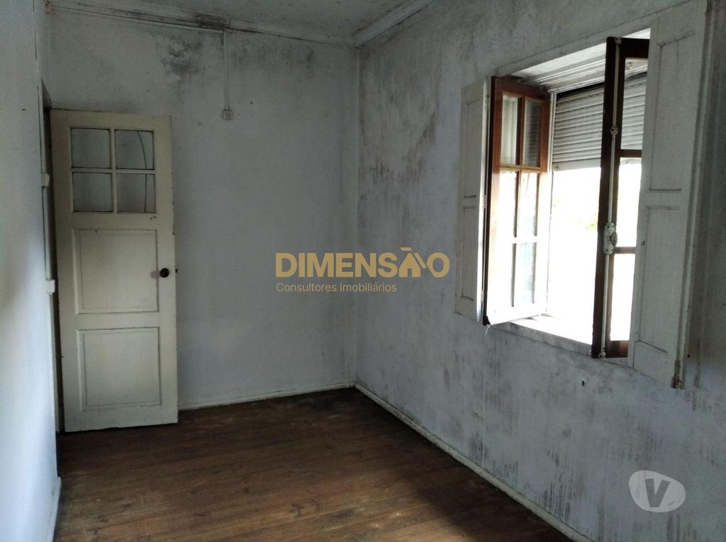 Apartamentos a venda Porto - Fotos para Moradia T3 geminada c 2 frentes para recuperar próximo da Av.