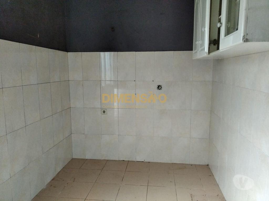 Apartamentos a venda Porto - Fotos para Moradia T3 geminada c 2 frentes para recuperar próximo da Av.