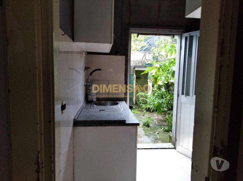 Apartamentos a venda Porto - Fotos para Moradia T3 geminada c 2 frentes para recuperar próximo da Av.