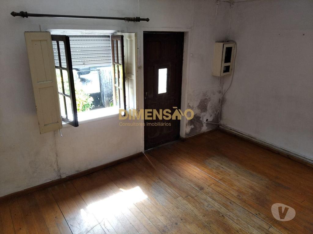 Apartamentos a venda Porto - Fotos para Moradia T3 geminada c 2 frentes para recuperar próximo da Av.