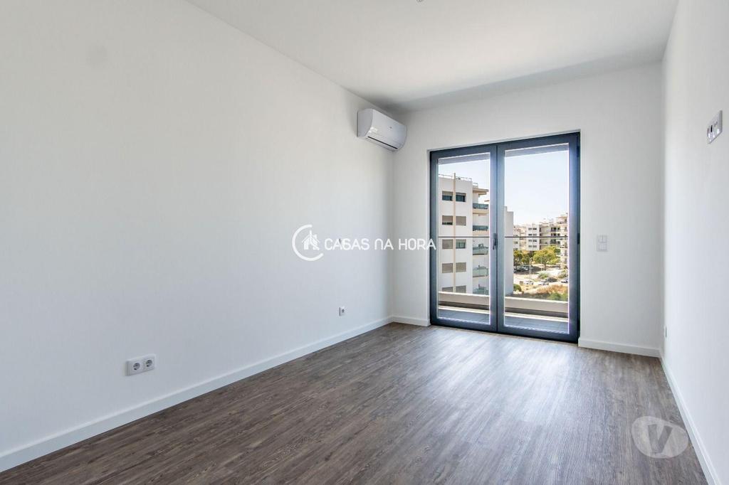 Apartamentos a venda Portimão - Fotos para T3 como novo com piscina e garagem no centro de Portimão