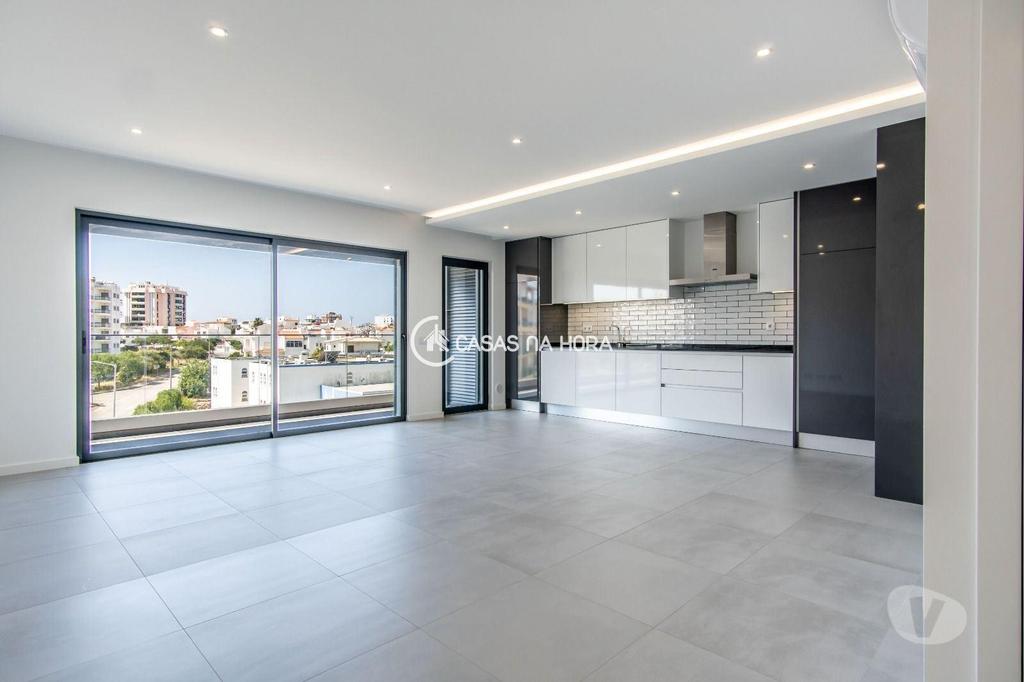 Apartamentos a venda Portimão - Fotos para T3 como novo com piscina e garagem no centro de Portimão