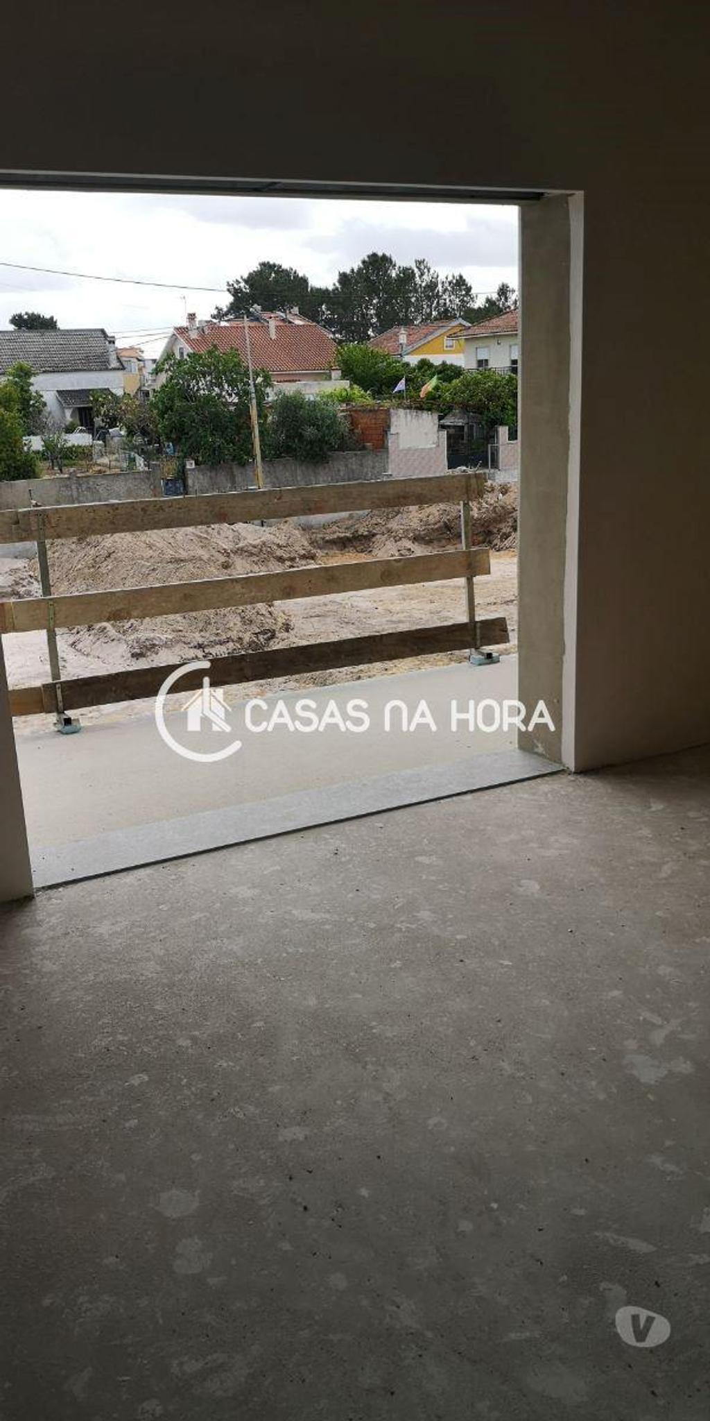 Apartamentos a venda Seixal - Fotos para Moradia Bifamiliar com piscina em Pinhal General