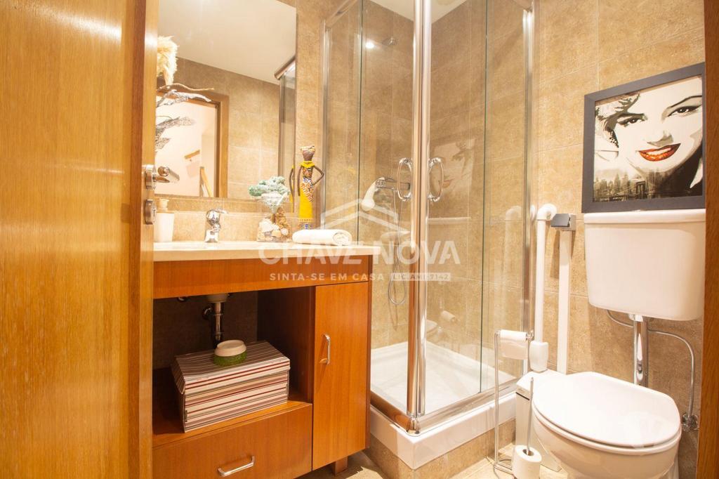 Apartamentos a venda Maia - Fotos para Maia-Moradia V3+Salão(Convívio),Jacúzi-Como NOVA (MAD 01727)