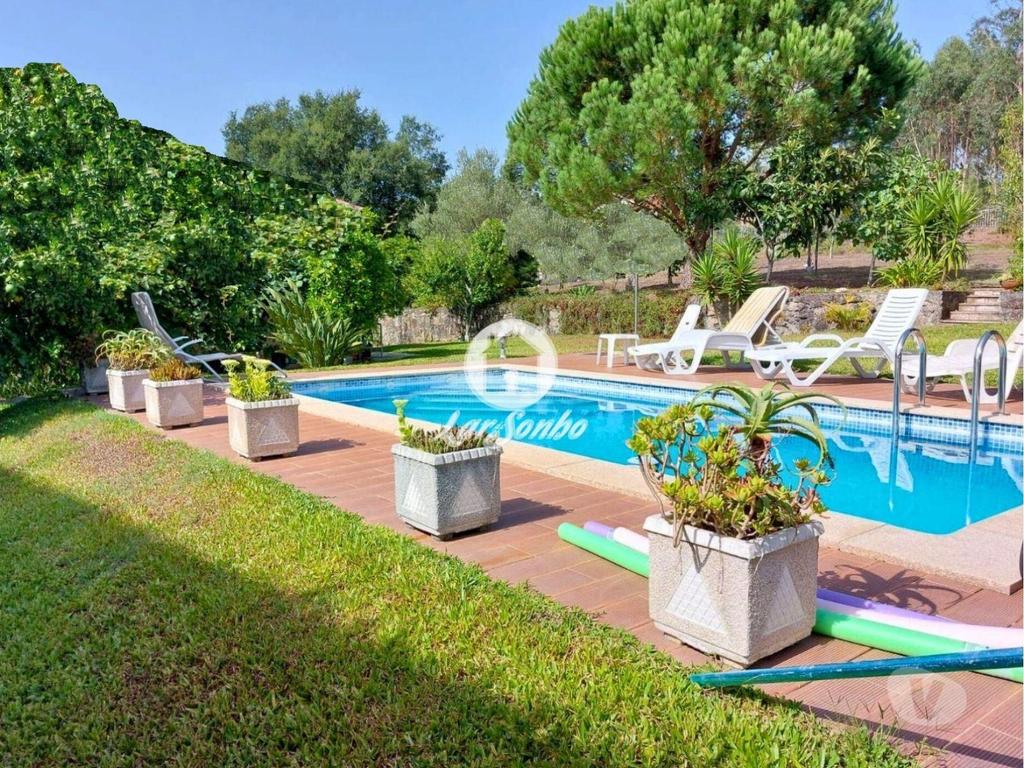 Apartamentos a venda Barcelos - Fotos para Barcelos-Moradia Individual com Piscina (265-M-01325)