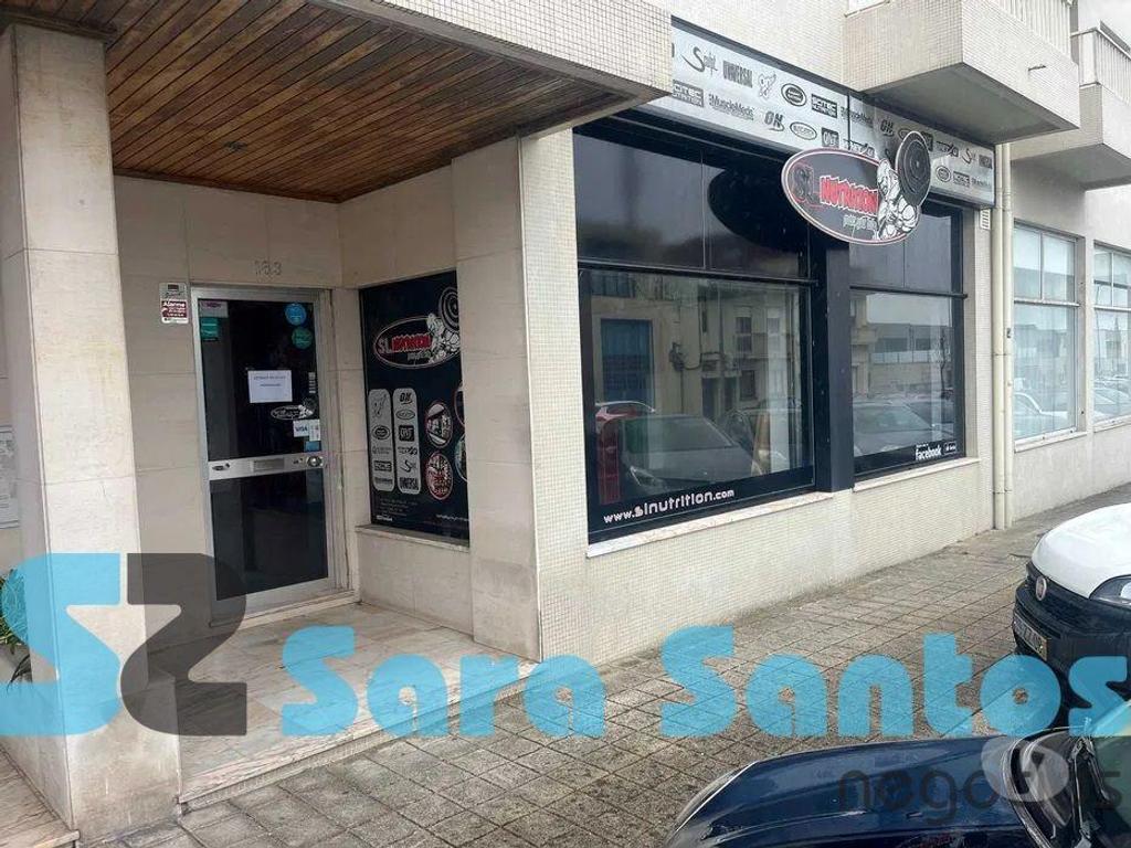 Comprar Loja Matosinhos - Fotos para Loja C 120m2 Amplas Montras e WC privativo-São Mamede Infesta