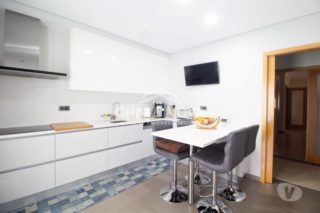 Apartamentos a venda Gondomar - Fotos para Gondomar-Moradia V4 + 1 (luz direta) + Salão Convívio (MAD 01733)