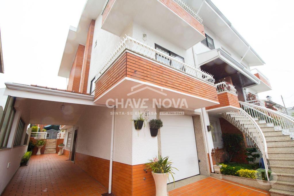 Apartamentos a venda Gondomar - Fotos para Gondomar-Moradia V4 + 1 (luz direta) + Salão Convívio (MAD 01733)