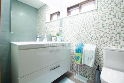 Apartamentos a venda - Fotos para Gondomar-Moradia V4 + 1 (luz direta) + Salão Convívio (MAD 01733)