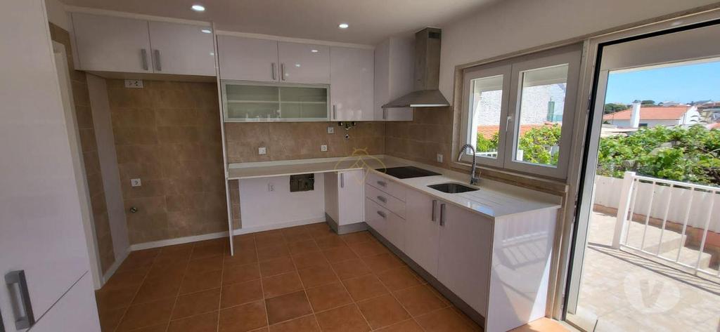 Apartamentos a venda Almada - Fotos para Moradia Isolada Nova na Charneca da Caparica para venda!