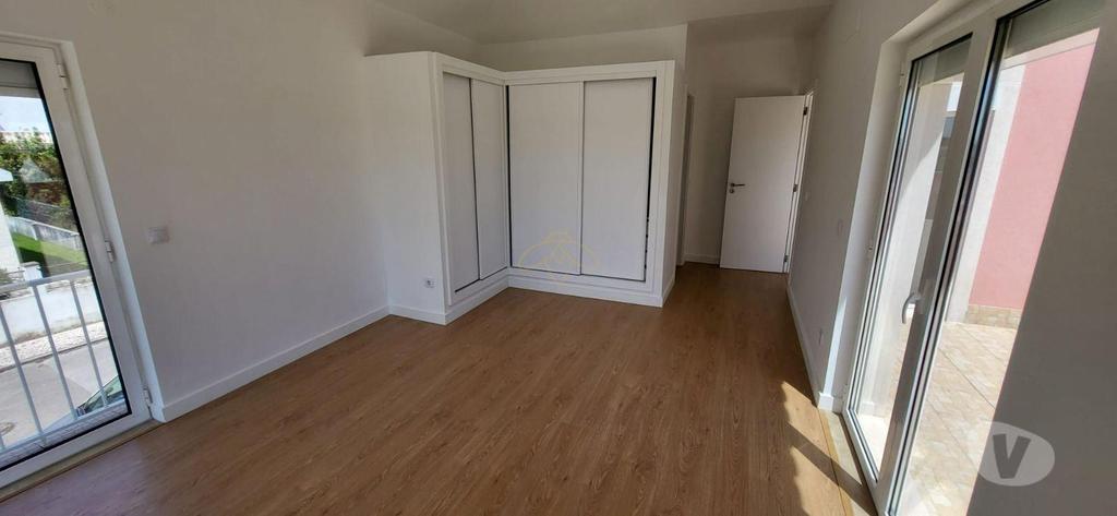 Apartamentos a venda Almada - Fotos para Moradia Isolada Nova na Charneca da Caparica para venda!
