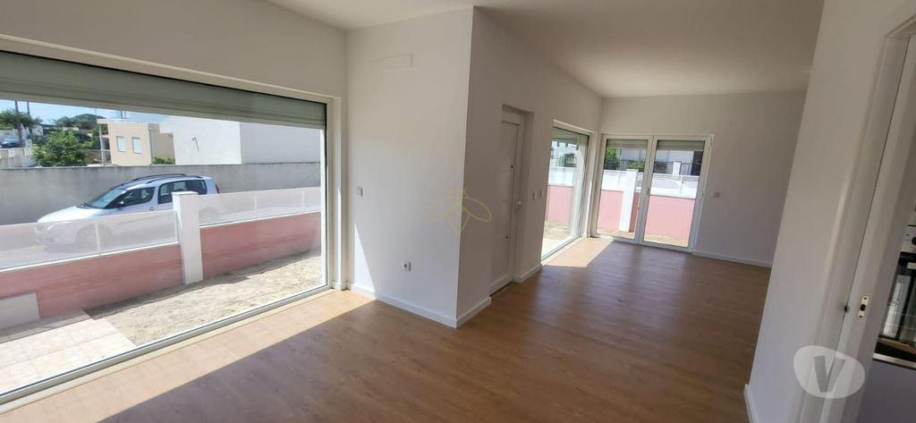 Apartamentos a venda Almada - Fotos para Moradia Isolada Nova na Charneca da Caparica para venda!
