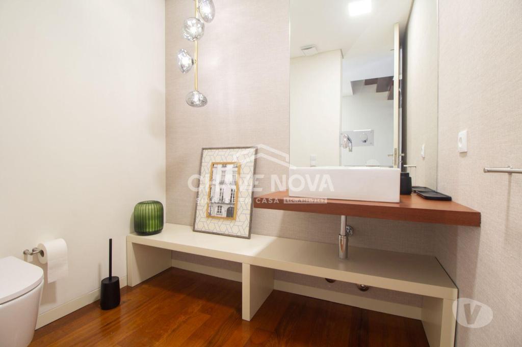 Apartamentos a venda Porto - Fotos para Moradia T4 próxima à Avenida da Boavista com piscina e jardim