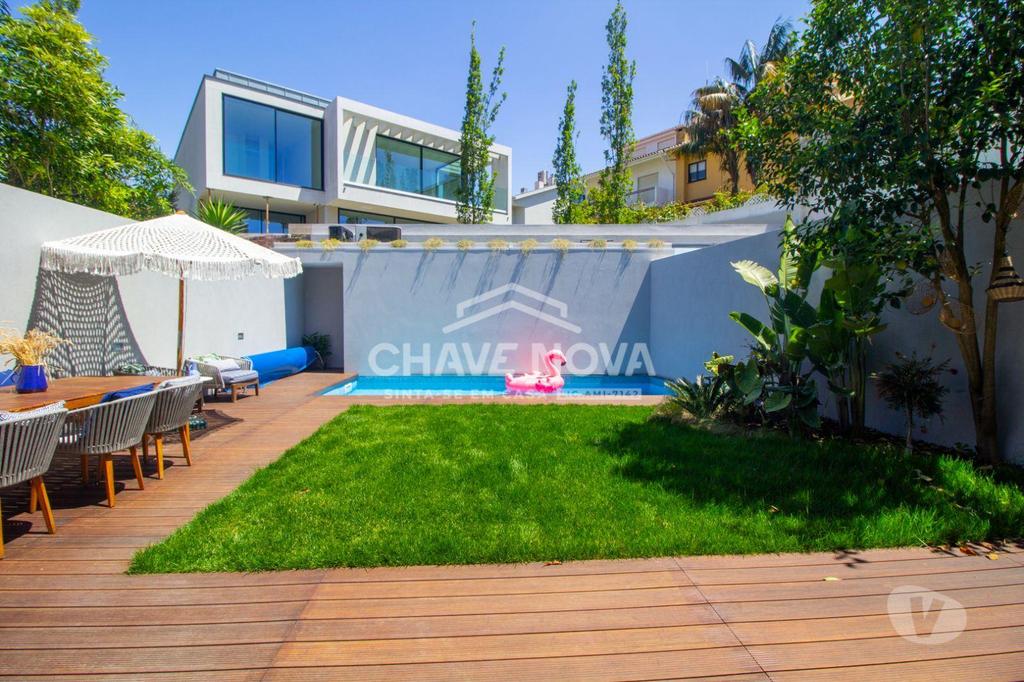 Apartamentos a venda Porto - Fotos para Moradia T4 próxima à Avenida da Boavista com piscina e jardim