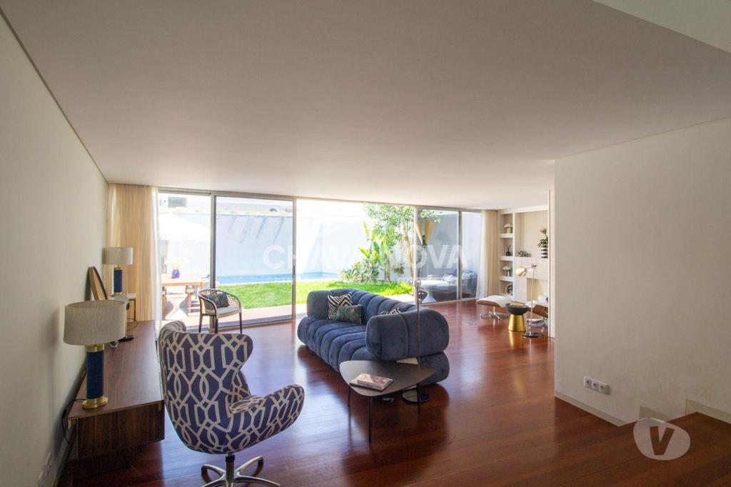 Apartamentos a venda Porto - Fotos para Moradia T4 próxima à Avenida da Boavista com piscina e jardim