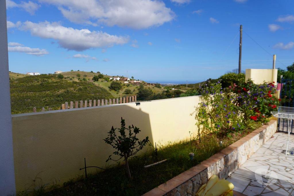 Apartamentos a venda Tavira - Fotos para Moradia de 3 Quartos com Piscina nas Montanhas de Tavira