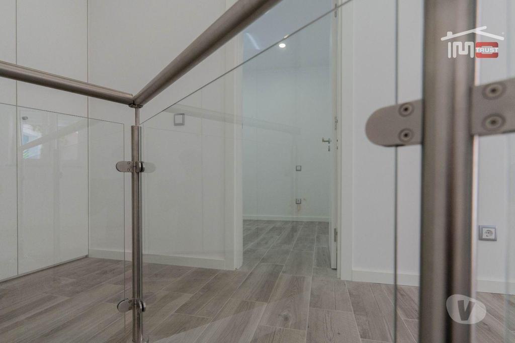 Apartamentos a venda Sesimbra - Fotos para Sesimbra-Moradia a 2 min a pé da praia (8-M-000060)