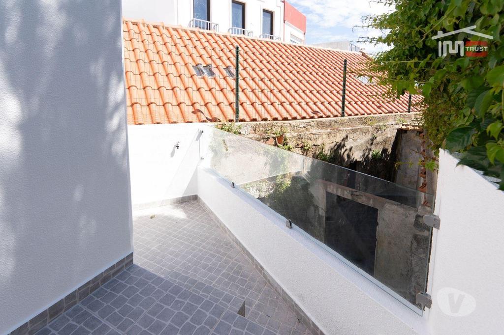 Apartamentos a venda Sesimbra - Fotos para Sesimbra-Moradia a 2 min a pé da praia (8-M-000060)