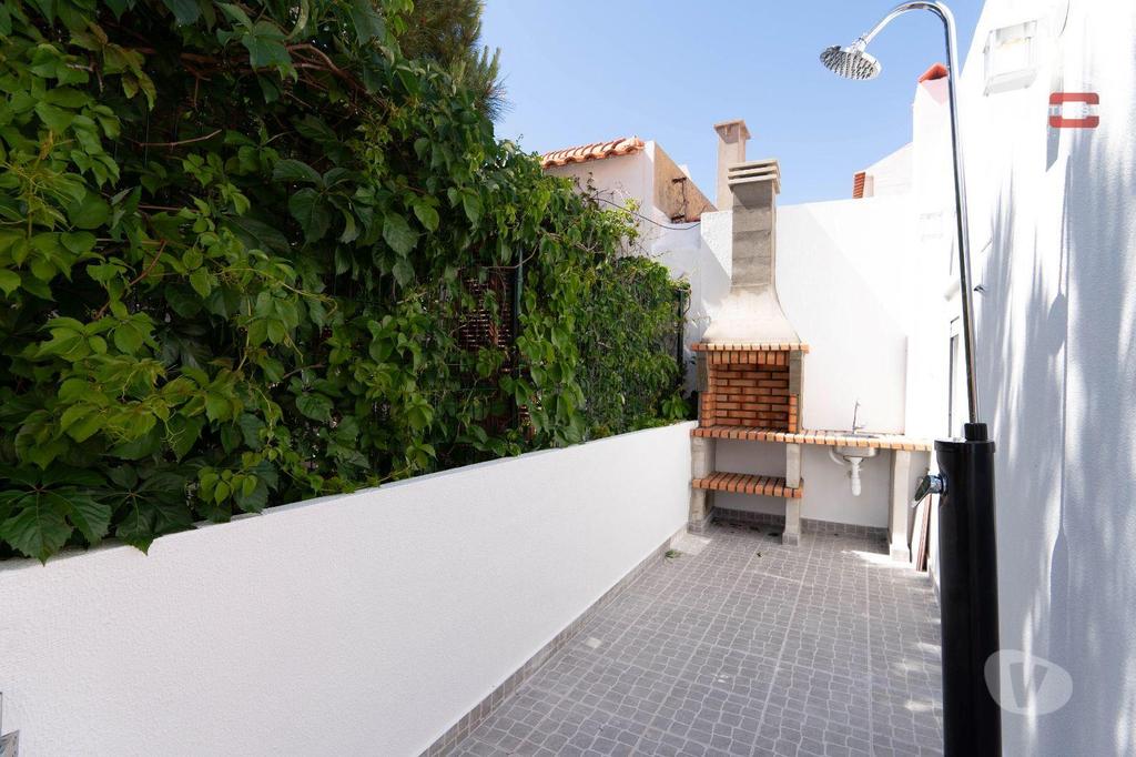 Apartamentos a venda Sesimbra - Fotos para Sesimbra-Moradia a 2 min a pé da praia (8-M-000060)
