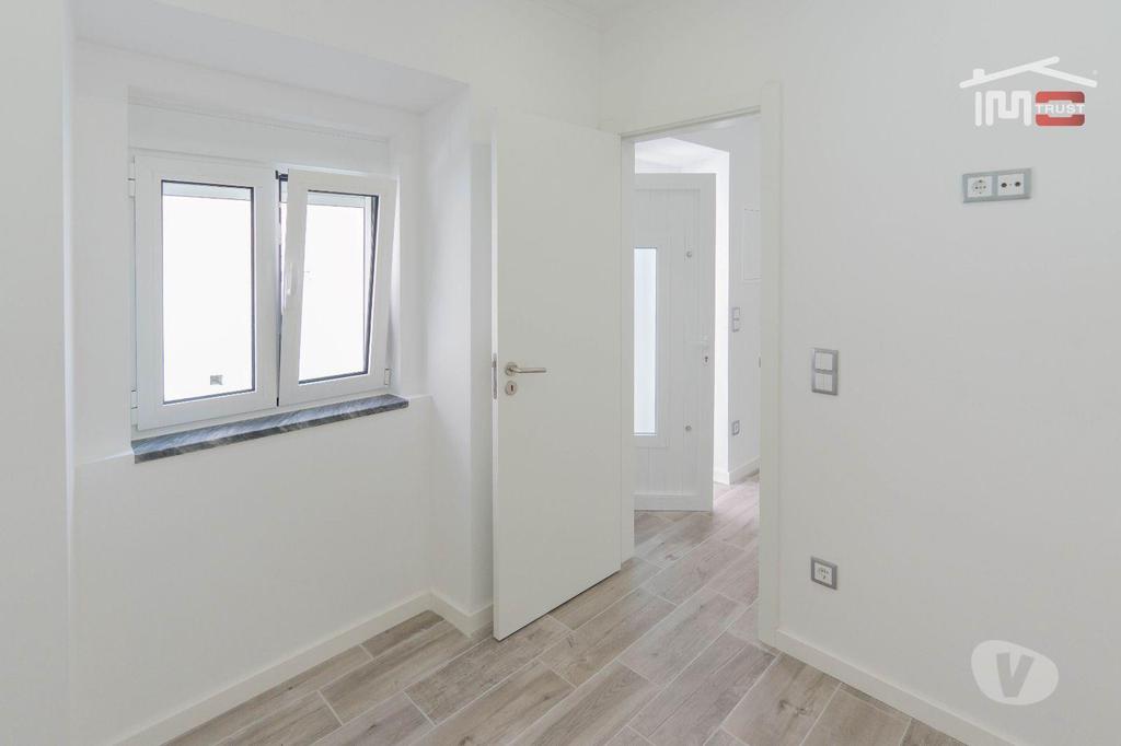 Apartamentos a venda Sesimbra - Fotos para Sesimbra-Moradia a 2 min a pé da praia (8-M-000060)