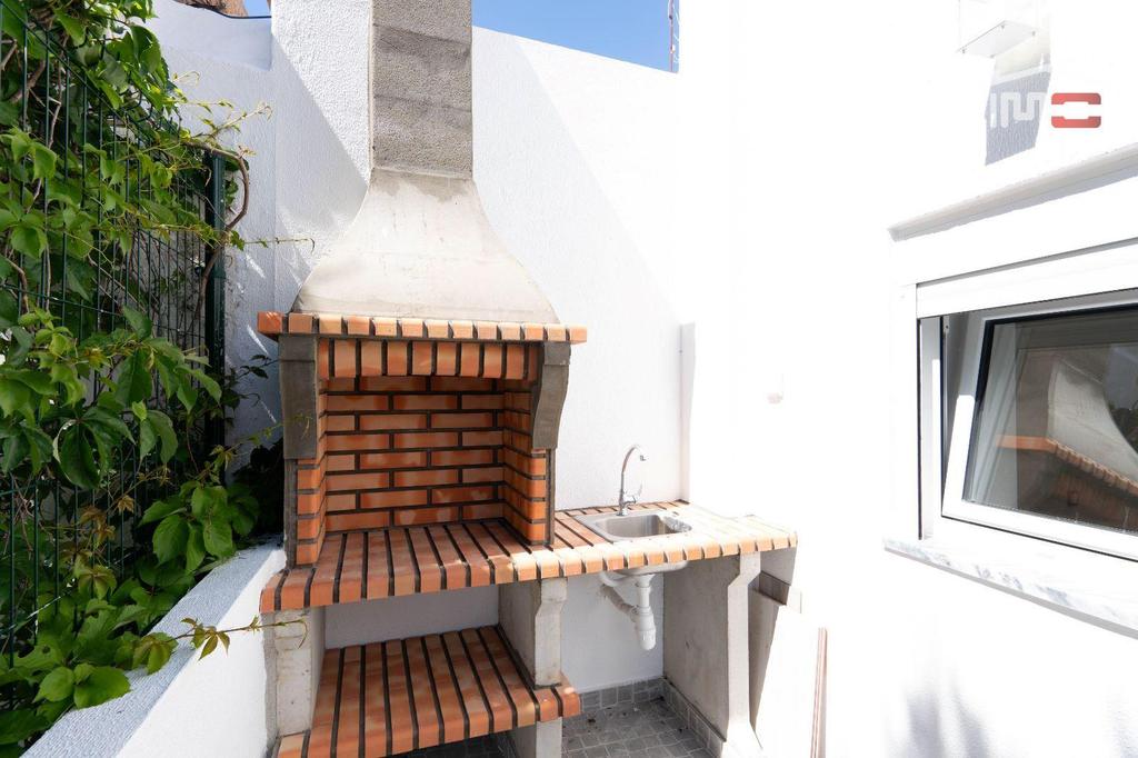 Apartamentos a venda Sesimbra - Fotos para Sesimbra-Moradia a 2 min a pé da praia (8-M-000060)