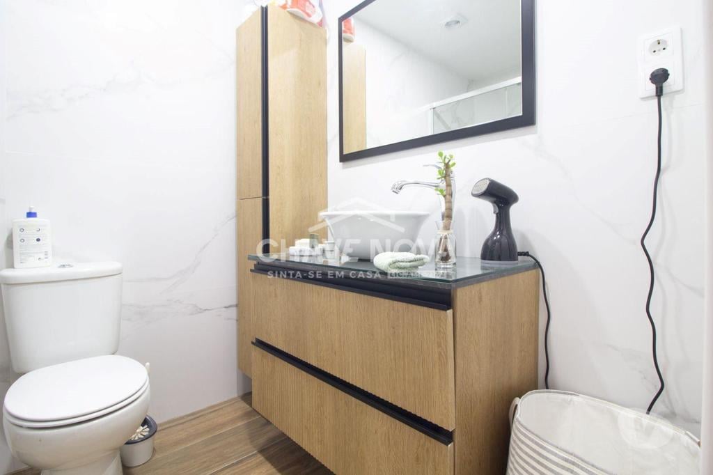 Apartamentos a venda Vila Nova de Gaia - Fotos para Vila-nova-de-gaia-Andar Moradia V3 na Madalena (GN 01939)