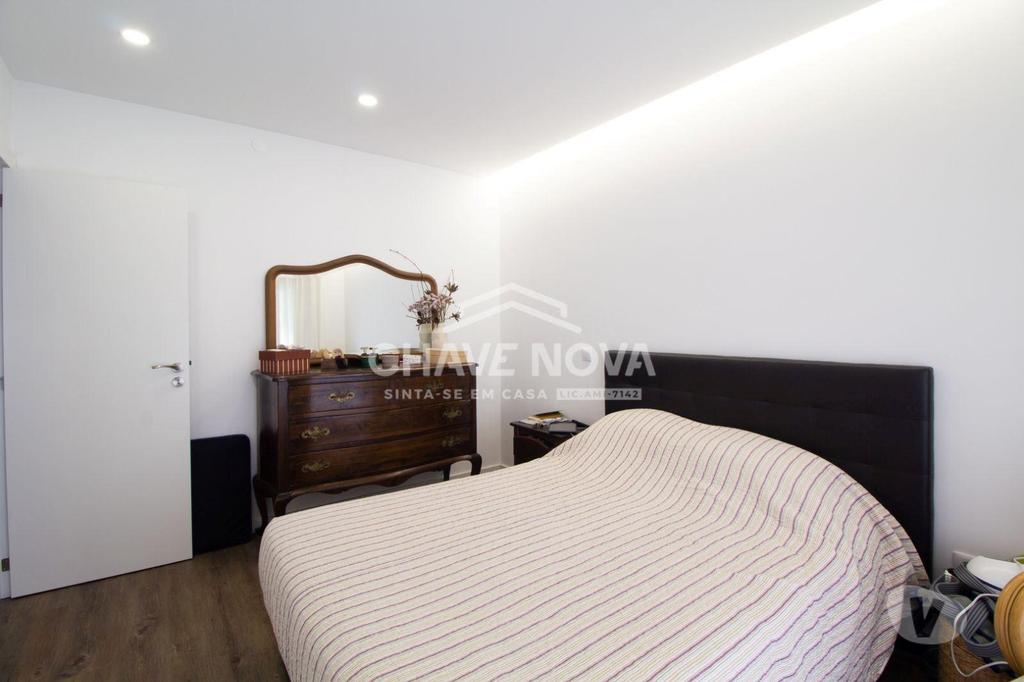 Apartamentos a venda Vila Nova de Gaia - Fotos para Vila-nova-de-gaia-Andar Moradia V3 na Madalena (GN 01939)