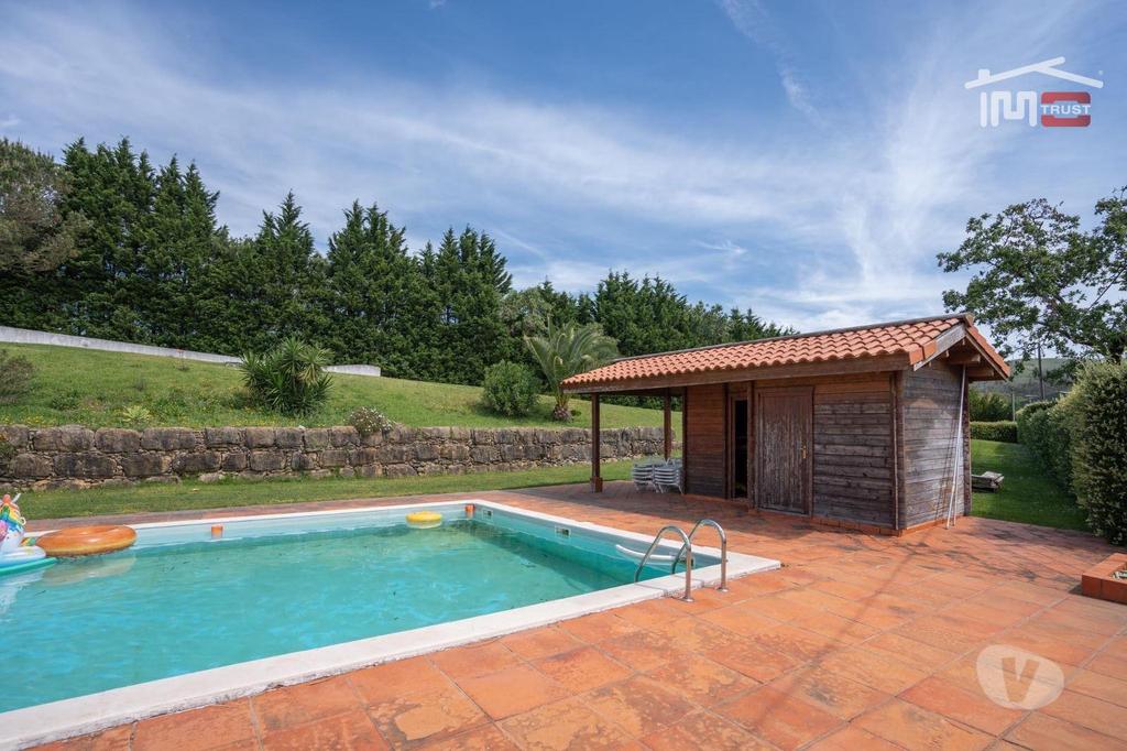 Apartamentos a venda Mafra - Fotos para Moradia V4 de Luxo em Condomínio Fechado com piscina - Santo