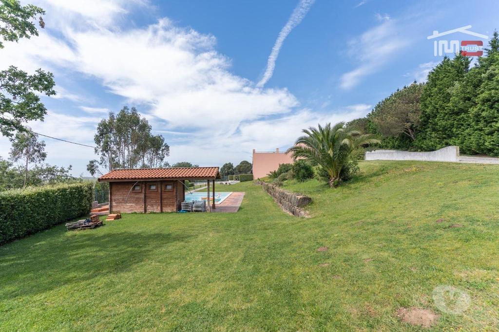 Apartamentos a venda Mafra - Fotos para Moradia V4 de Luxo em Condomínio Fechado com piscina - Santo