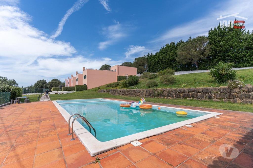 Apartamentos a venda Mafra - Fotos para Moradia V4 de Luxo em Condomínio Fechado com piscina - Santo