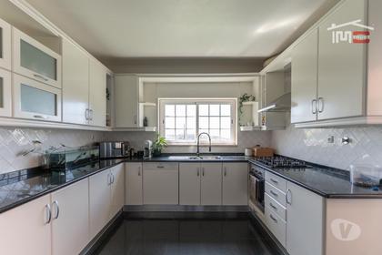 Apartamentos a venda - Fotos para Moradia V4 de Luxo em Condomínio Fechado com piscina - Santo