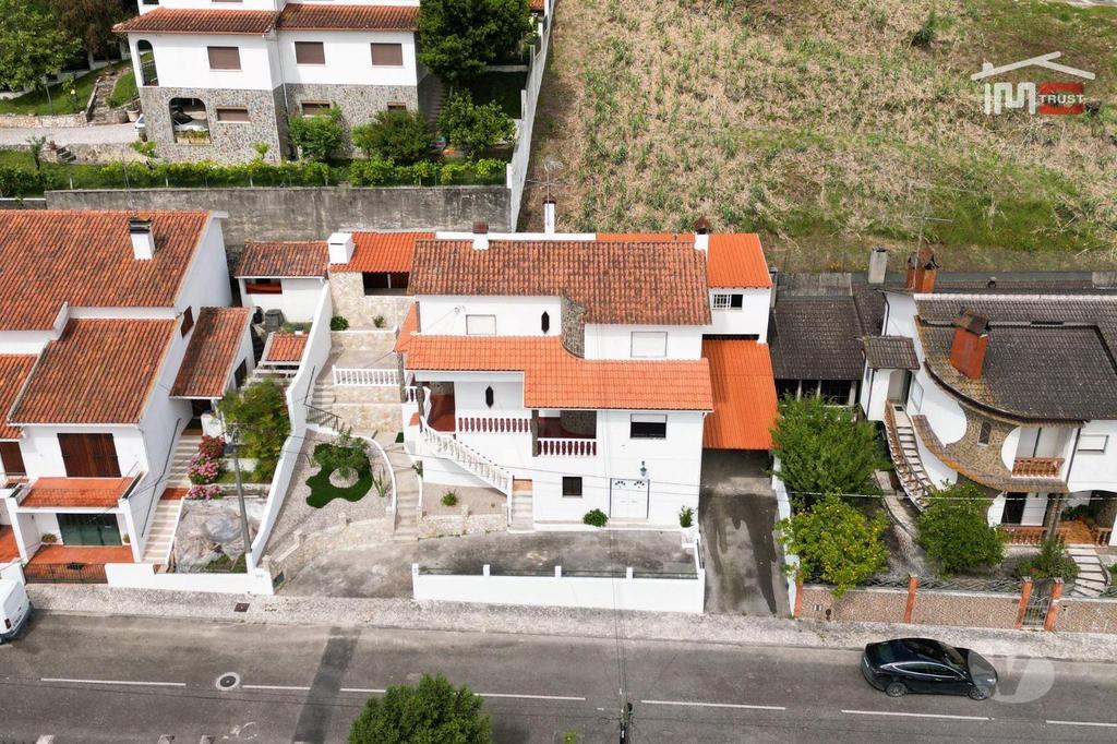 Apartamentos a venda Ourém - Fotos para Moradia T4 na cidade de Ourém PRESTAÇÃO A PARTIR DE 790 € Mês.