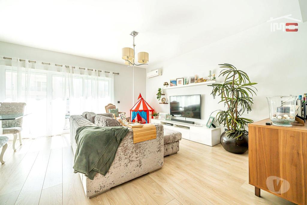 Apartamentos a venda Montijo - Fotos para Incrível Apartamento T3 com Garagem, Varandas e Arrecadação -