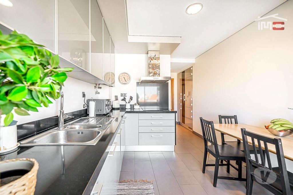 Apartamentos a venda Montijo - Fotos para Incrível Apartamento T3 com Garagem, Varandas e Arrecadação -