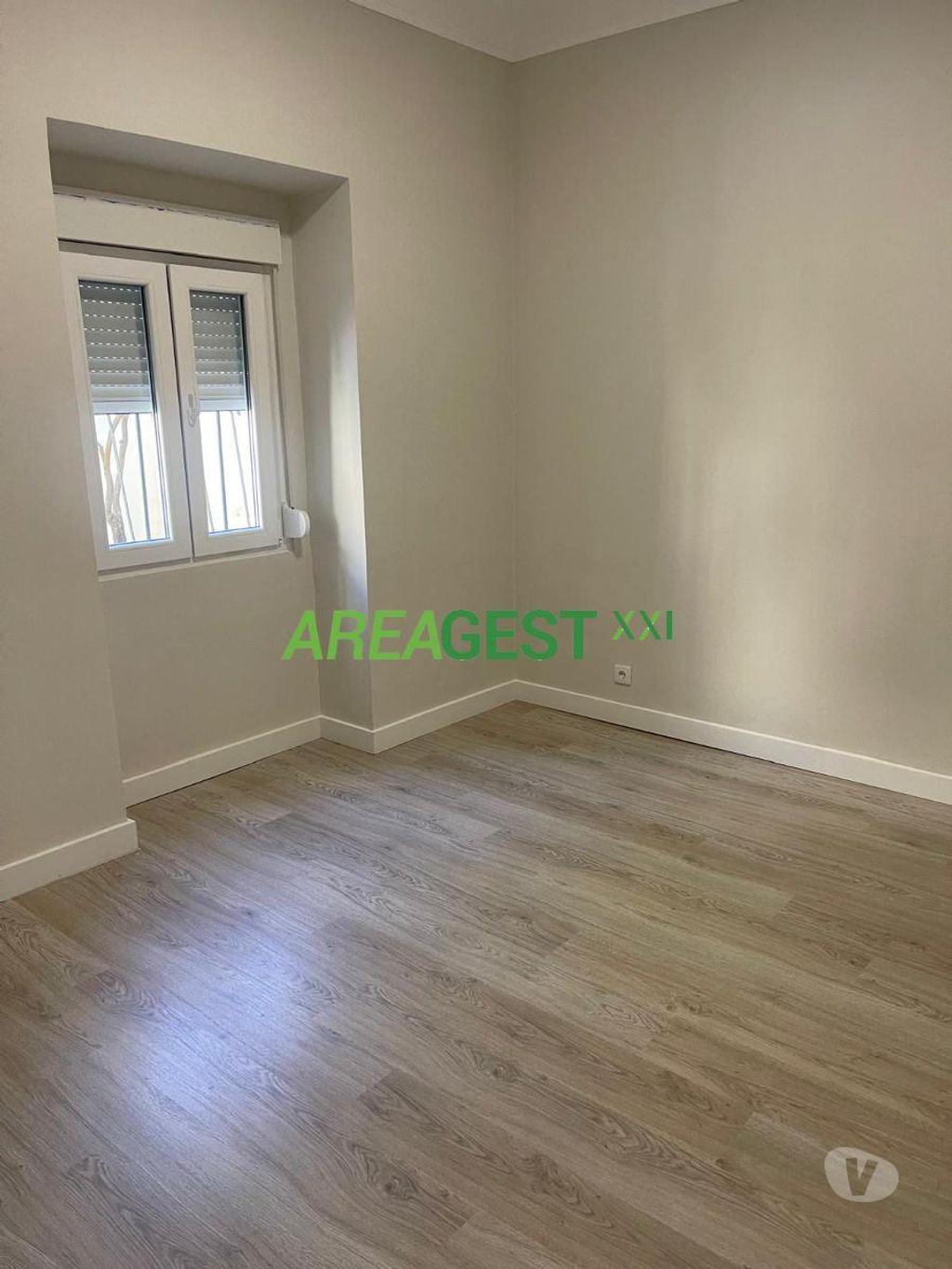 Apartamentos a venda Sintra - Fotos para Apartamento T4 remodelado com quintal para venda, em Queluz