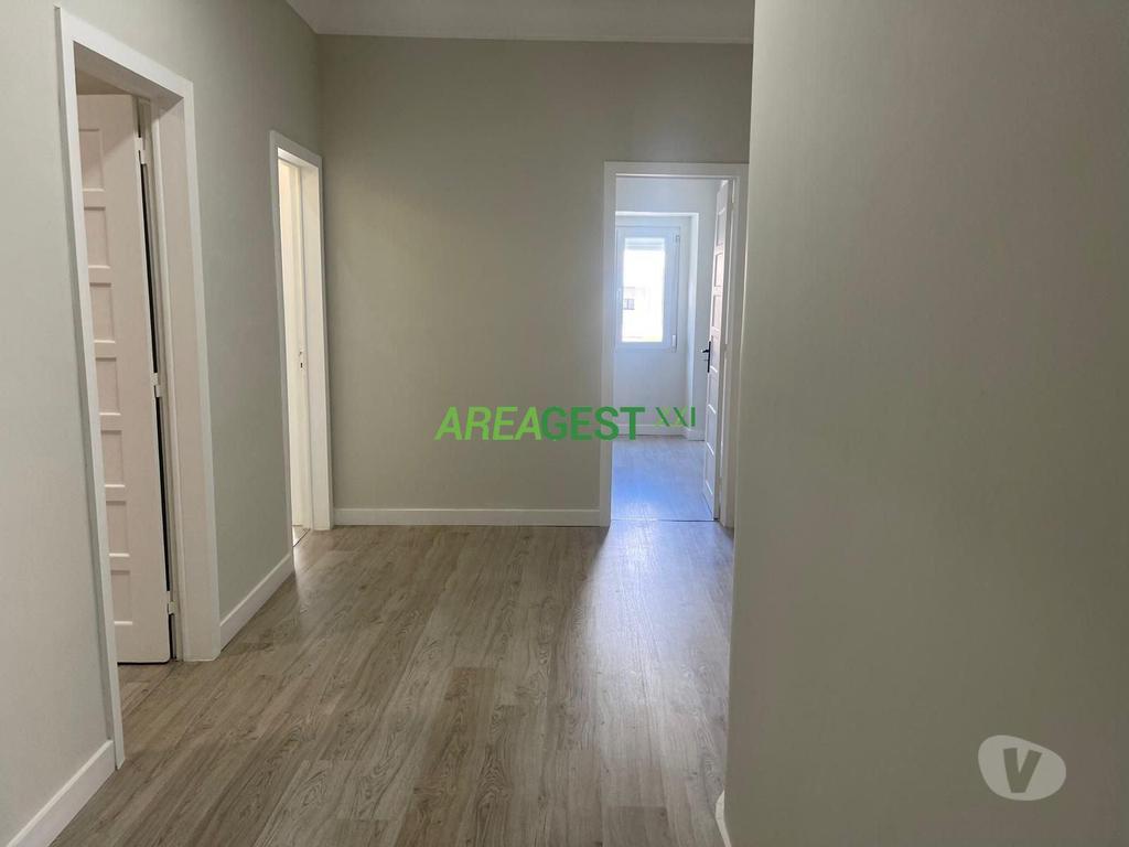Apartamentos a venda Sintra - Fotos para Apartamento T4 remodelado com quintal para venda, em Queluz