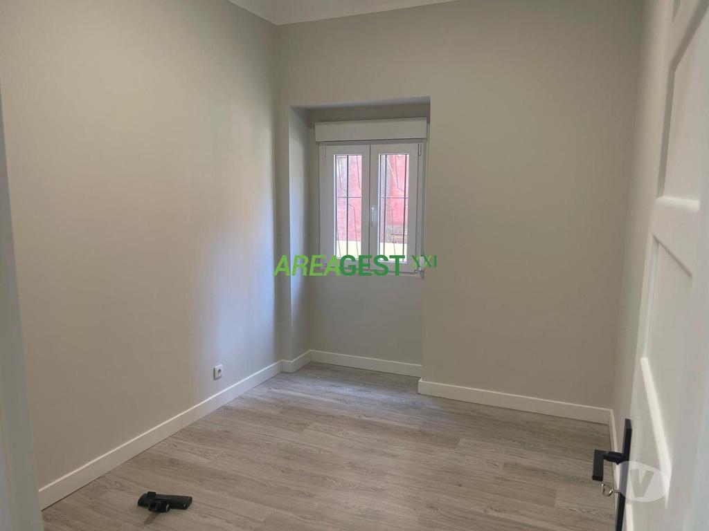Apartamentos a venda Sintra - Fotos para Apartamento T4 remodelado com quintal para venda, em Queluz